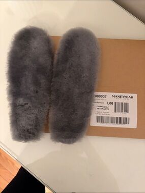 Manitobah Charcoal Shearling Insoles - Women's